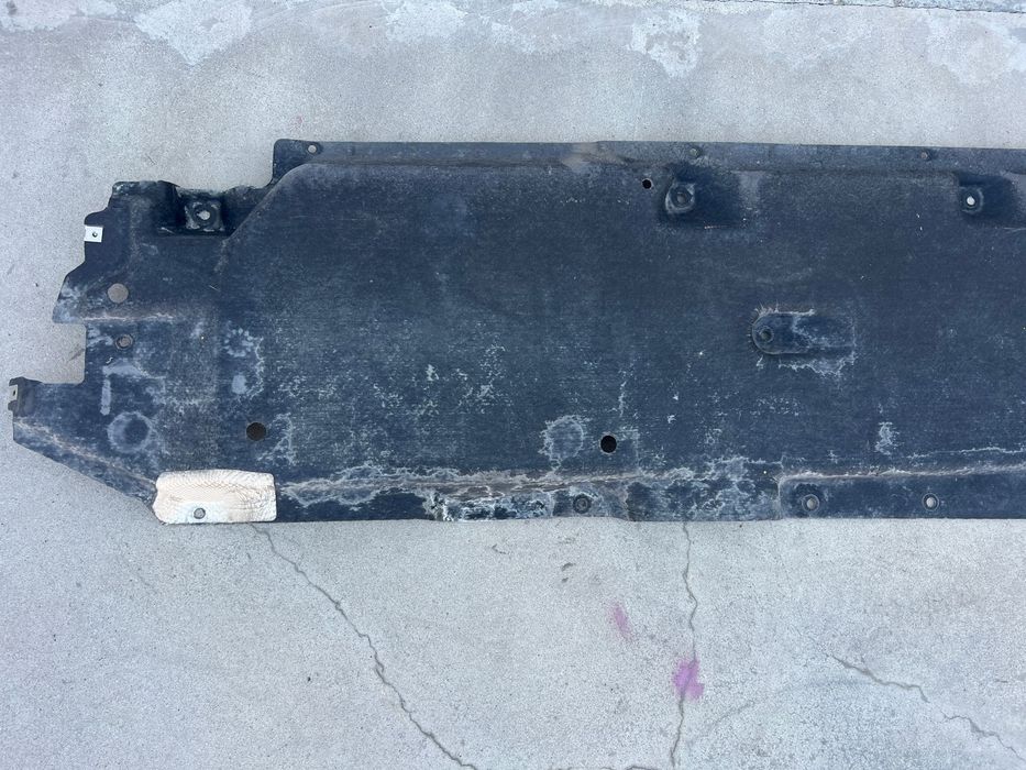 Scut Lateral Stanga OEM Audi Q7/Q8