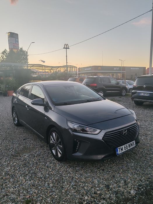 Auto de Inchiriat 5/7/8 locuri inchiriez autoturisme