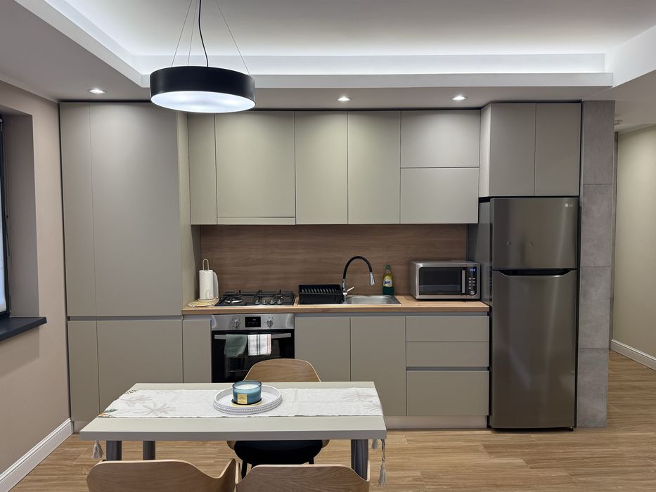 Propietar inchiriez apartament 3 camere