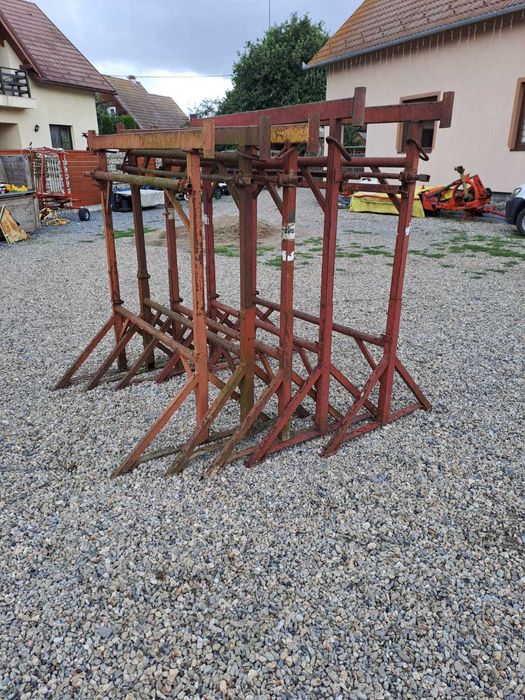 Capra - schela reglabila pivotanta, din metal 1.6 m - 3 m