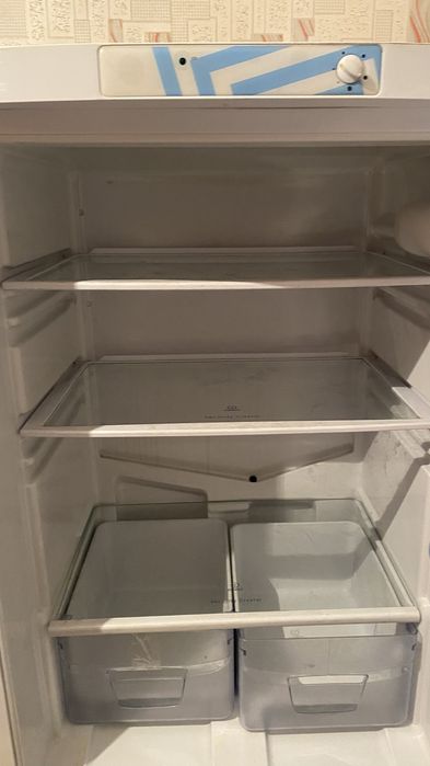 Холодильник Indesit