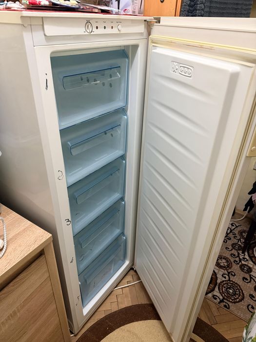 Cogelator zanussi 160l cinci sertare