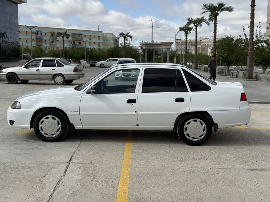 Nexia 2 сотилади