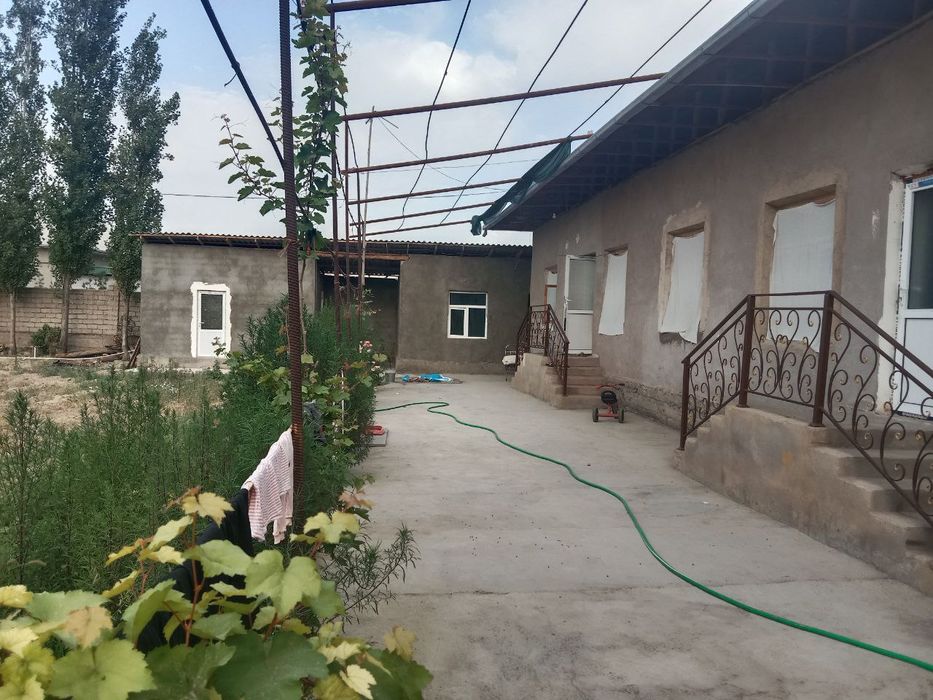 Uchaska sotiladi hamma taʼminoti bor