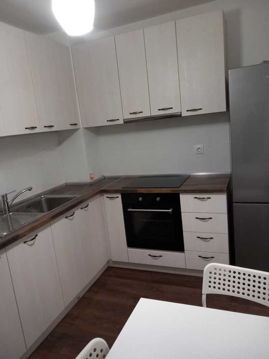 Дава се под наем Тристаен апартамент в София, Младост 2 - 90 кв.м за 846.6 € - Снимка #1