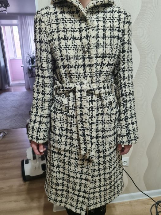 Пальто женское с капюшоном