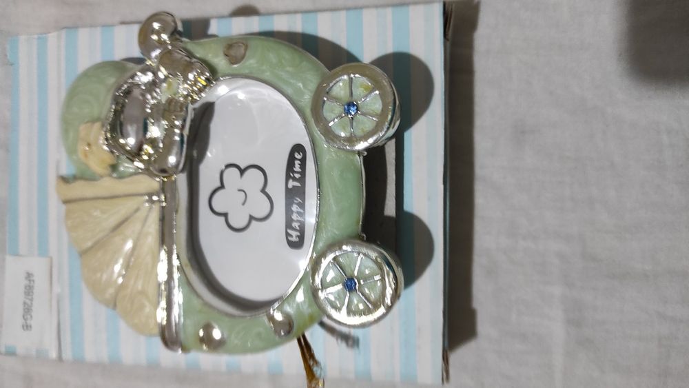 Лот сет боди, чаша, лигавник, гризалка и рамка за момченце