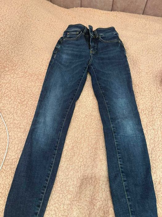Дънки GUESS размер EU 38