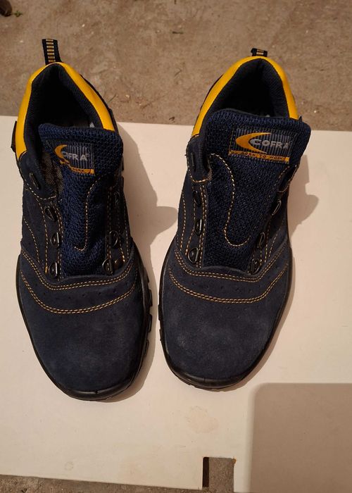 Работни обувки с металено бомбе