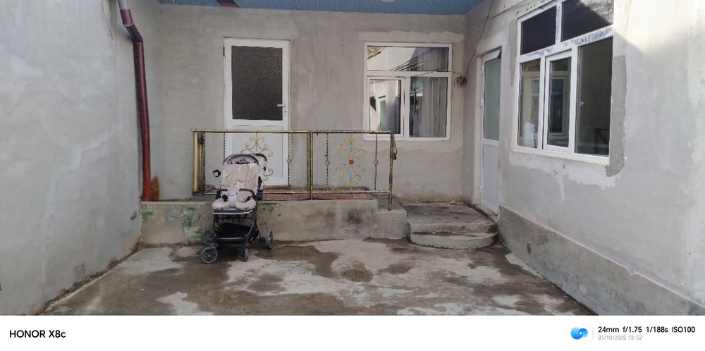 Hovli sotiladi 1.5sotix