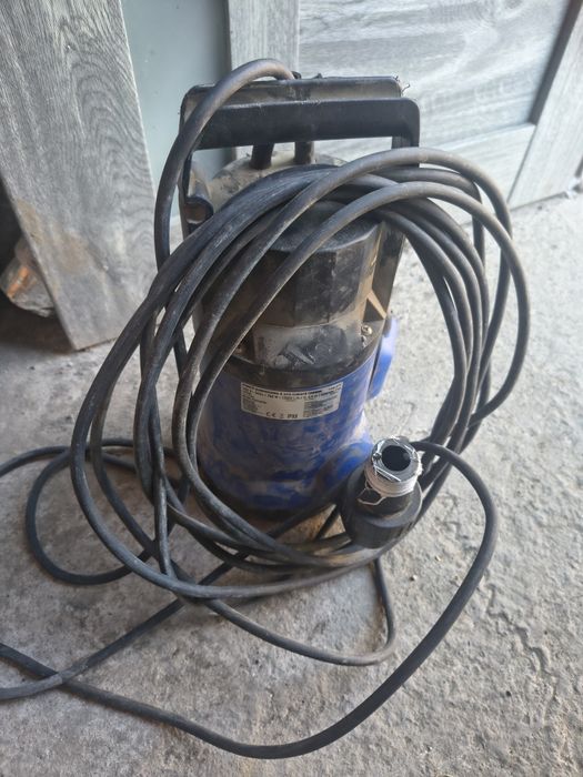 Pompa submersibila