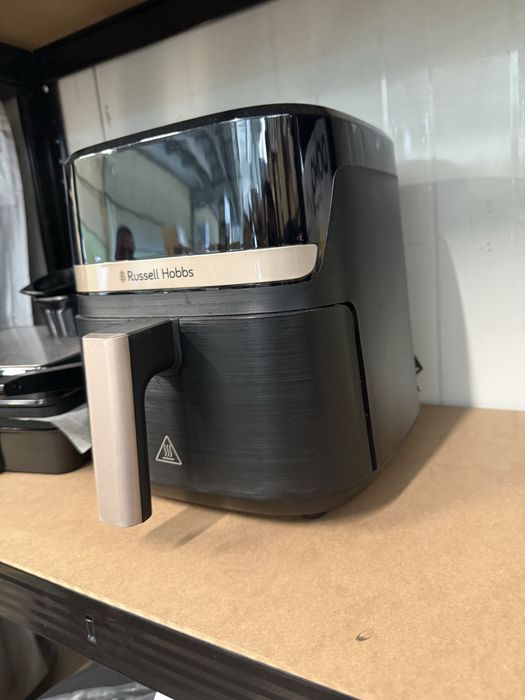 Фритюрник с горещ въздух Russell Hobbs SatisFry 8.3L