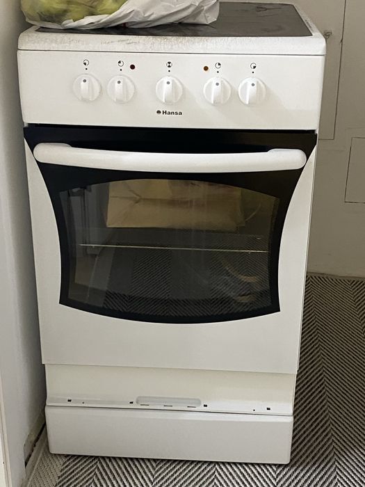 Электроплитка с доховой шкафом