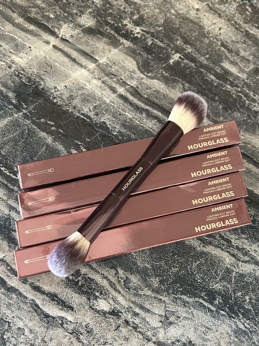 Hourglass кисточка сатам