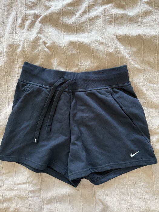 Женские шорты Nike в отличном состоянии