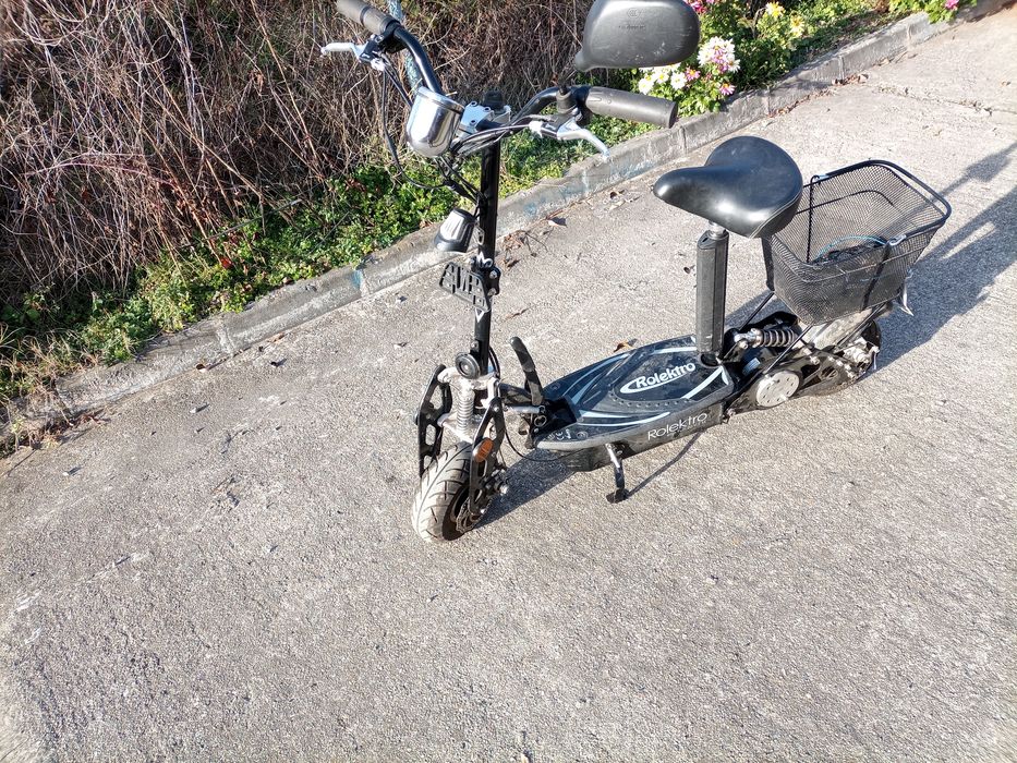 Vând trotineta electrica de piese