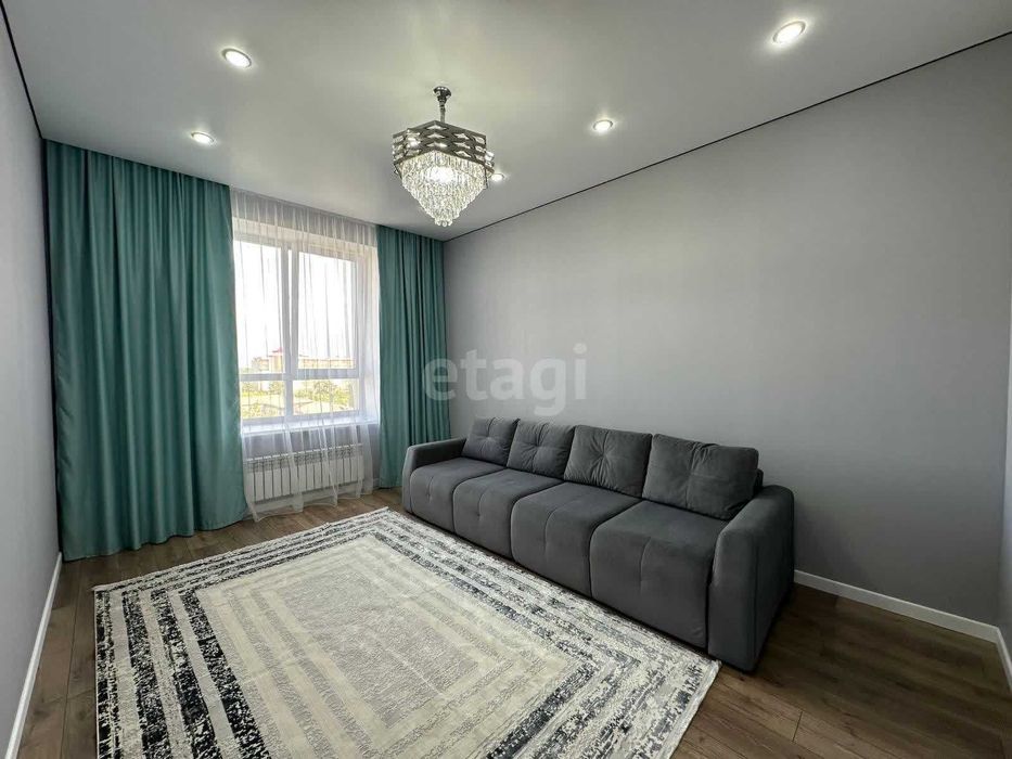 Продам 2 комн. кв. 20 мкр.