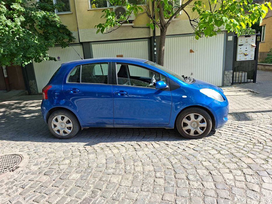 Продавам Toyota Yaris 1.3 i     автоматик 106 000 km