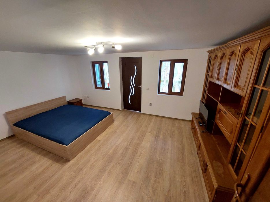 Garsoniera mare la casă