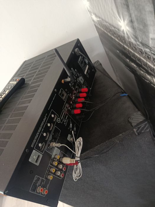 Yamaha MusicCast RX-V483