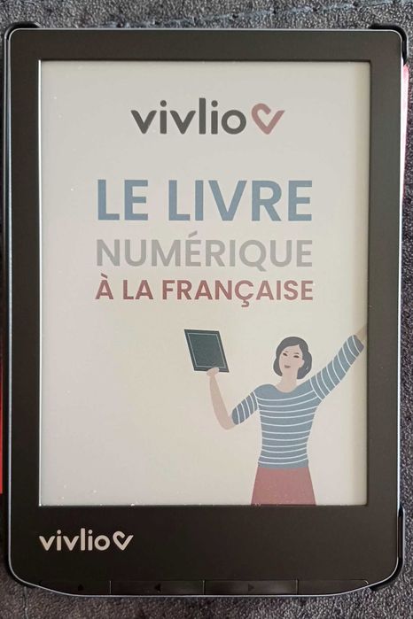 Електеонен четец Vivlio 6'' с калъф