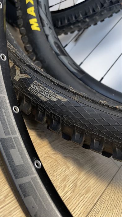 Капли шини гуми 26/27,5/29 Hope Dt swiss Race Face E*13 Maxxis