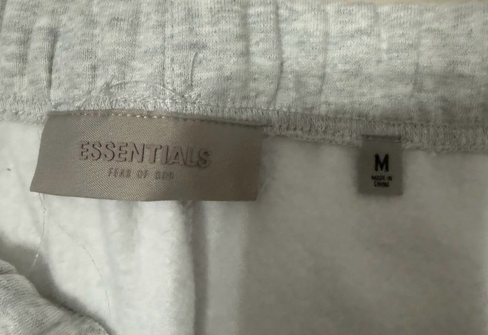 Pantaloni essentials