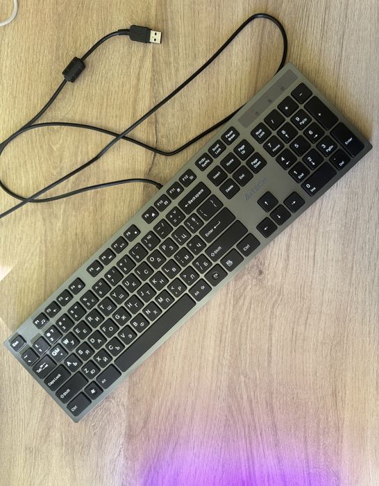 Комплект: Монитор с Клавиатура и Мишка