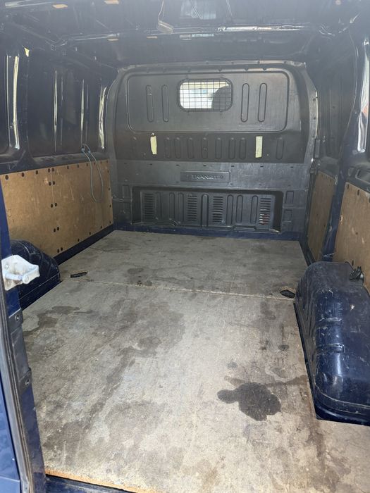 Ford Transit 2011 Diesel 2.2 TDCI Carlinga