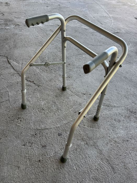 Продам ходунки для детей и подростков