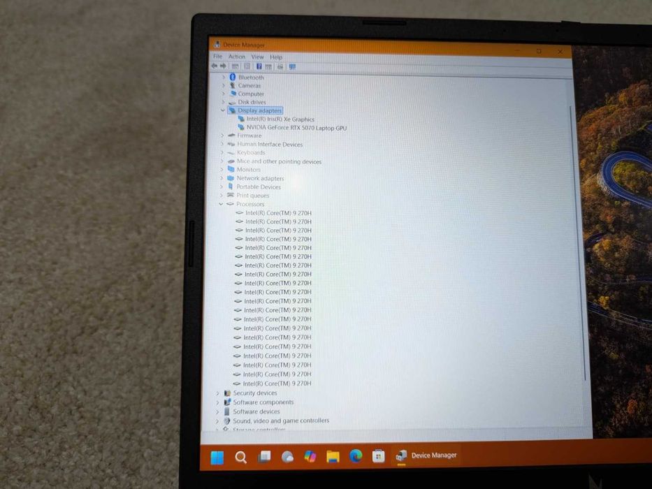 Laptop gaming Acer Nitro Core 9 270H 16GB RAM RTX 5070 1TB SSD 180Hz