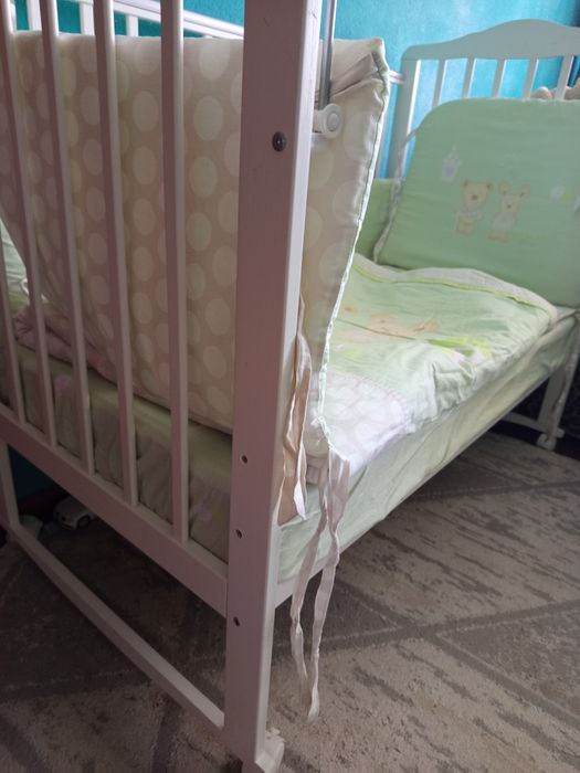 Продам детскую кроватку