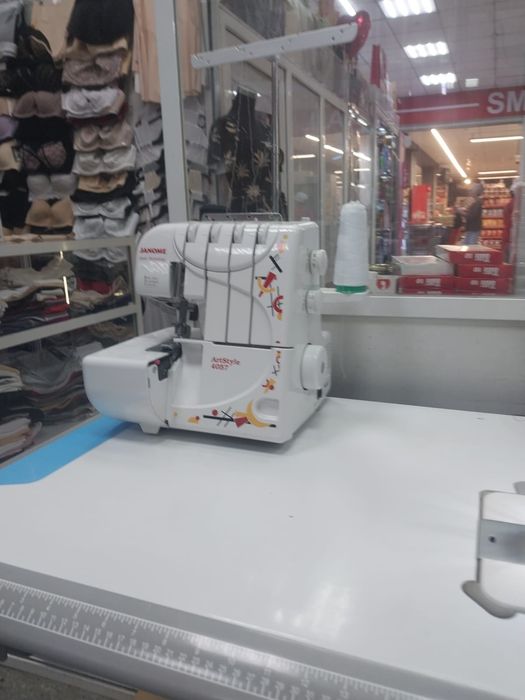 Продам швейную машинку с оверлоком