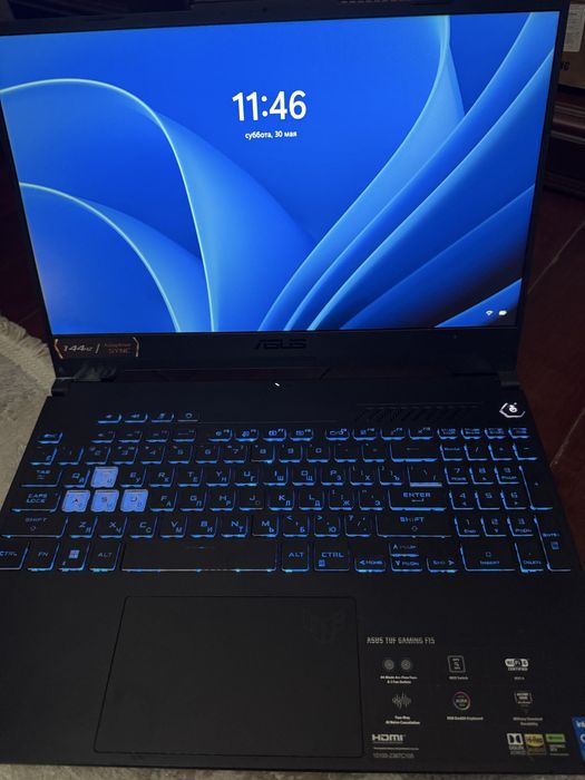 Ноут бук acer predator. Работает отлично, без технических проблем