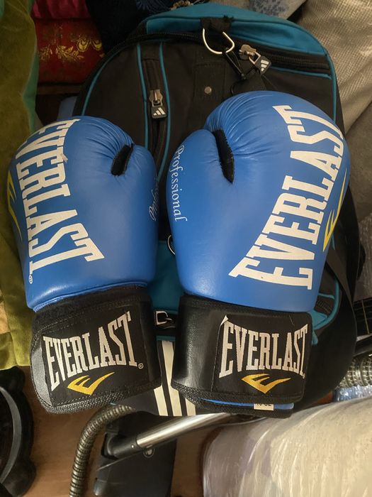 Боксерские перчатки