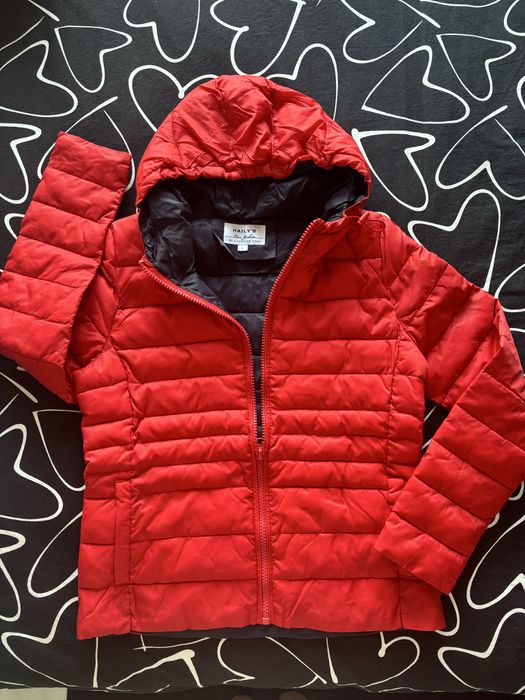 Яке Haily’s червено преходно