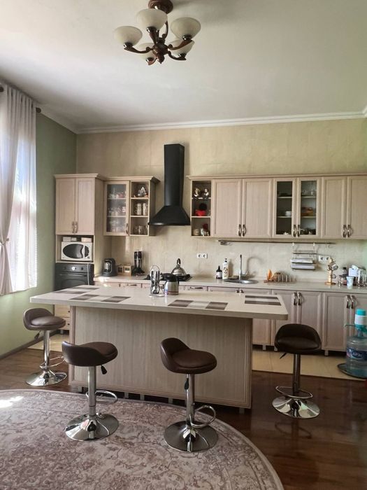 Сдается евродом 4 соток Яккасарай 3-х уровневый на 7 комнат