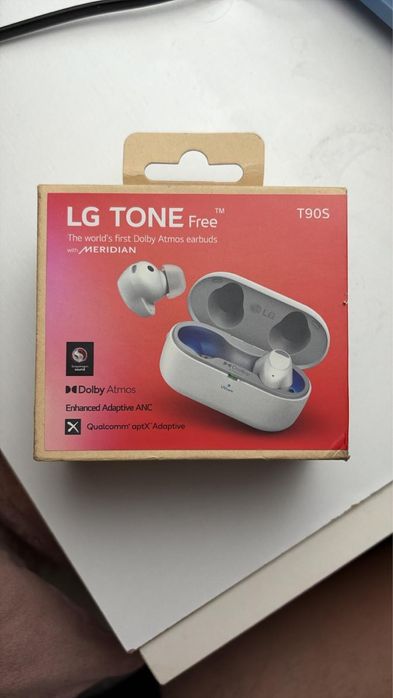 Căști in-ear Bluetooth LG Tone Free T90S cu sunet Dolby Atmos