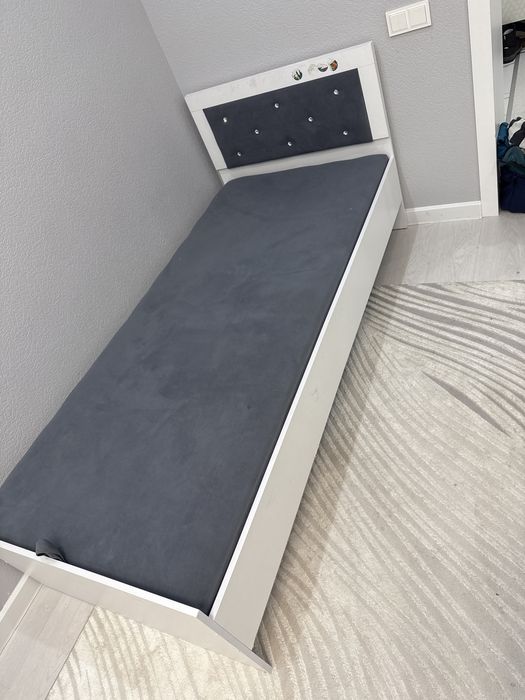 Продам кровать Б/У размер 85/190