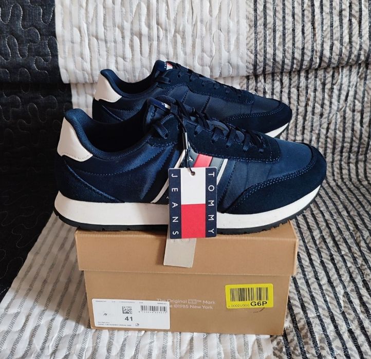 Tommy Jeans nr 40 noi