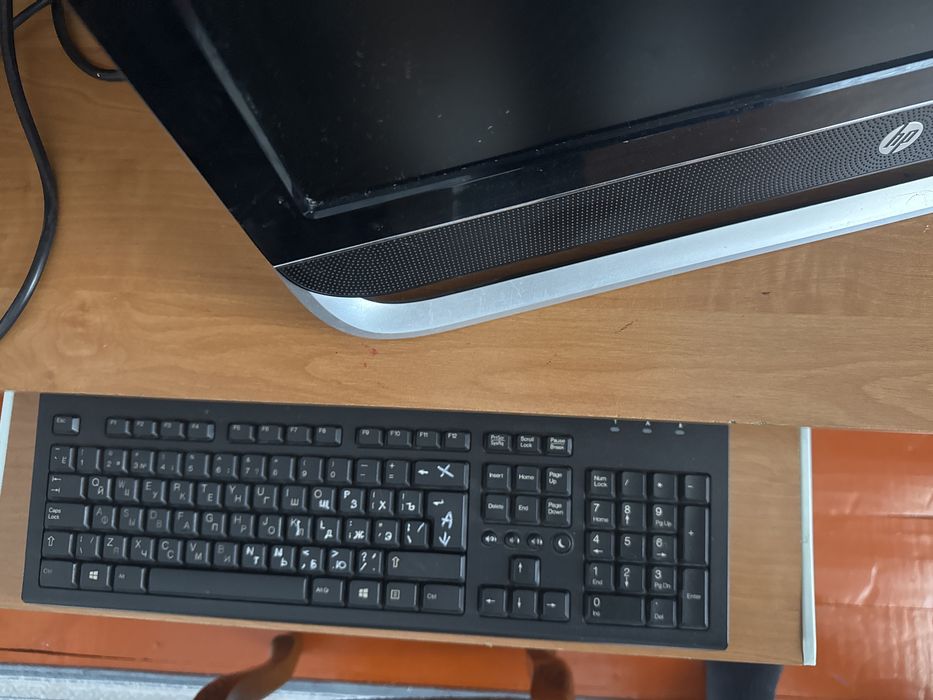 Моноблок HP с зарядком и мышкой