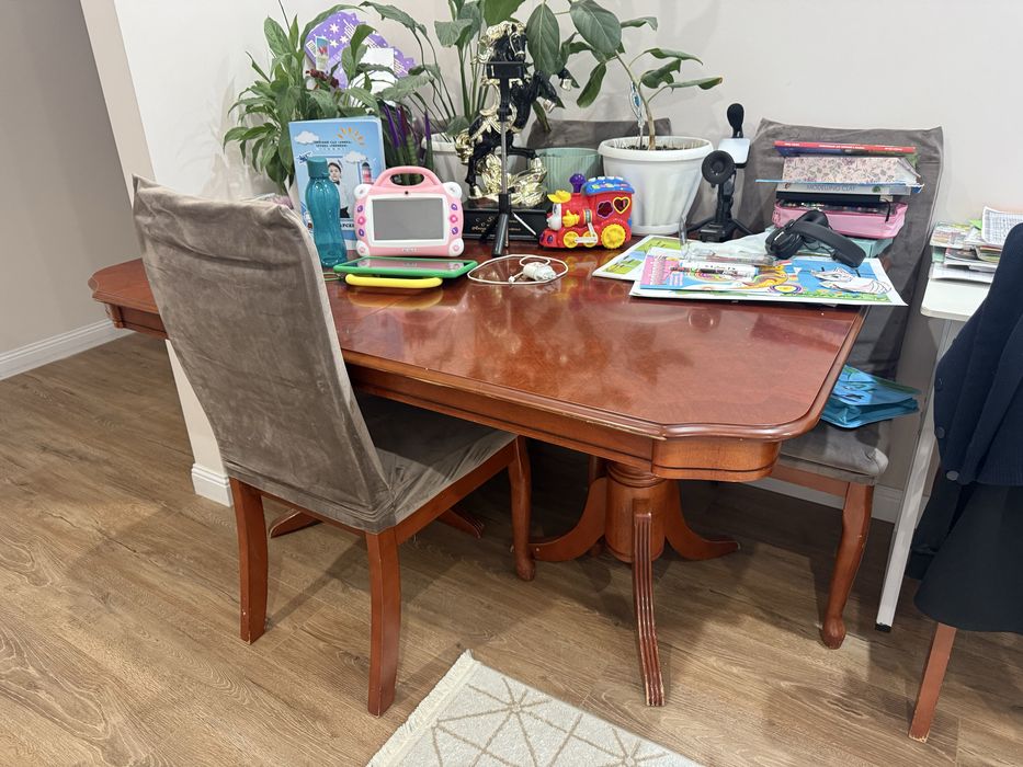 Продам стол и стулья