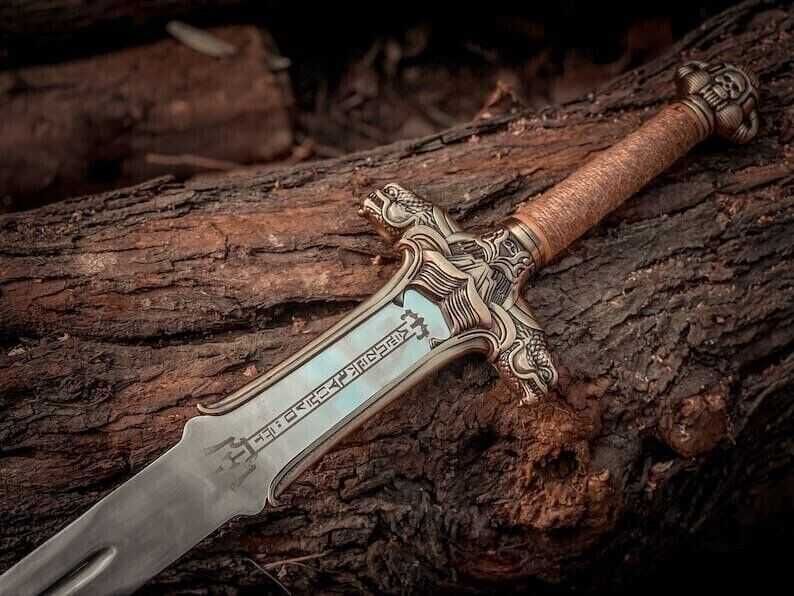 Меч с поставка Конан Варварина Conan the Barbarian Atlantean Sword