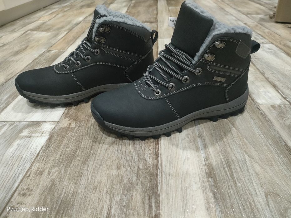 Продам ботинки новые