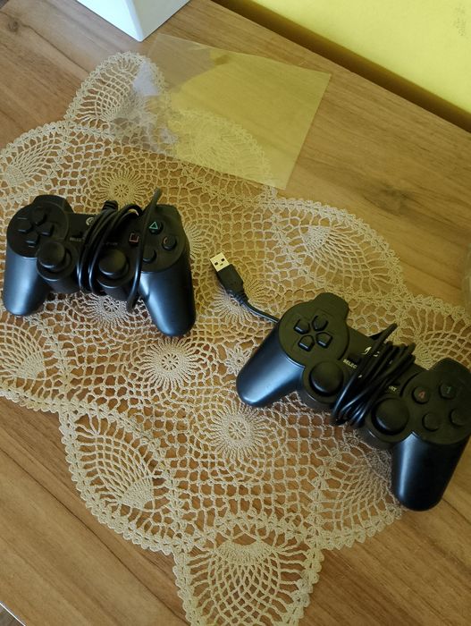 Комплект: 2 джойстика + мишка + клавиатура Raynox — Черен цвят