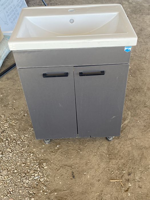 Раковина с тумбой