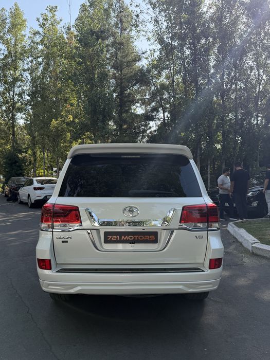 Toyota Land Cruiser 200 Restayling 2021 yil