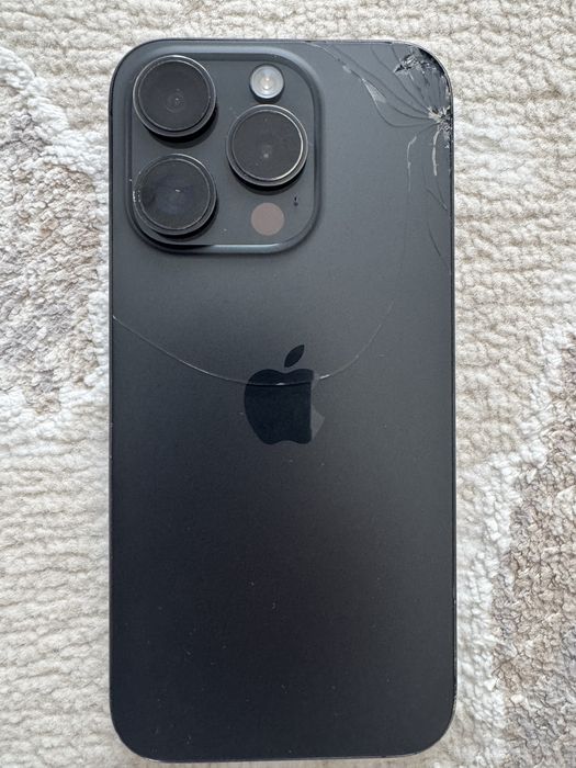 Продам айфон 15 про