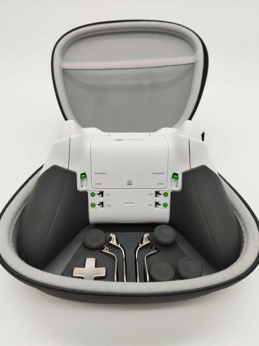 Контролер Xbox ONE Elite V1 Limited Edition, бял/ОТЛИЧНО състояние