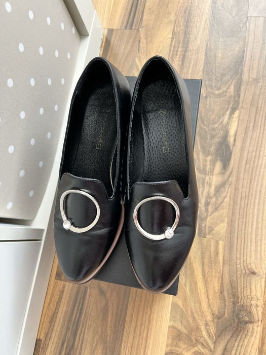 Черни ежедневни дамски обувки на лека платформа